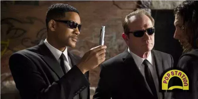 Rekomendasi Film Agen Rahasia Terbaik - Men in Black (1997)